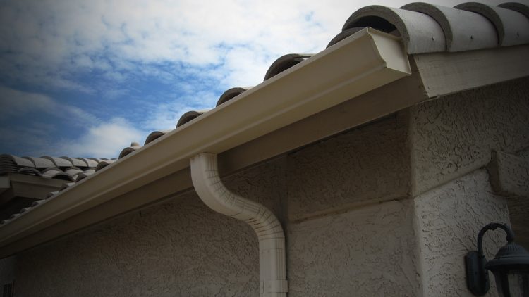 Why Seamless Gutters Still Matter In Arizona